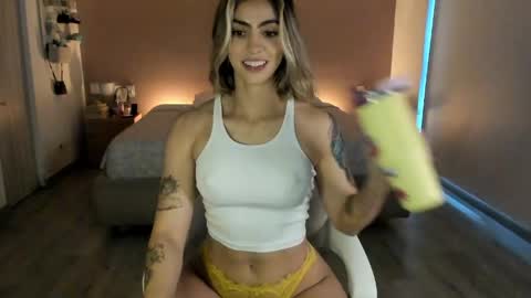 anatalybee online show from June 2026 10:46:02 PM