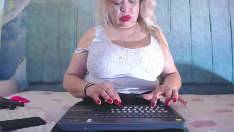 Natasha online show from May 2026 11:22:02 PM