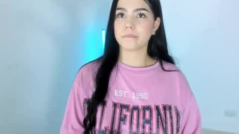 Snapshot of natasha_su chatting on September 2025 11:17:01 PM Natalia online show from September 2025 11:17:01 PM