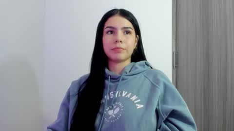 Snapshot of natasha_su chatting on October 2025 09:23:02 PM Natalia online show from October 2025 09:23:02 PM