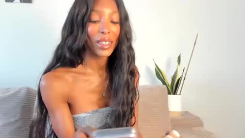 Snapshot of natassiadreamsxxx chatting on February 2026 06:48:01 PM Natassia Dreams online show from February 2026 06:48:01 PM