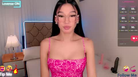 Snapshot of nathalie_hadid chatting on February 2025 01:53:02 PM please follow me guyss online show from February 2025 01:53:02 PM