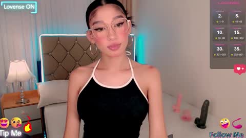 Snapshot of nathalie_hadid chatting on February 2025 03:42:02 PM please follow me guyss online show from February 2025 03:42:02 PM