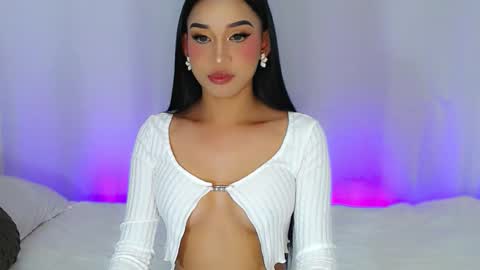 Snapshot of nathalie_hadid chatting on October 2025 06:08:02 PM please follow me guyss online show from October 2025 06:08:02 PM