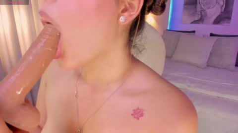 NATHALIE online show from May 2026 02:45:01 PM