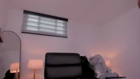nathaly_laurentt online show from June 2026 12:47:02 PM