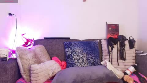Snapshot of nathaly_stepmom chatting on May 2026 12:24:02 PM Natha online show from May 2026 12:24:02 PM