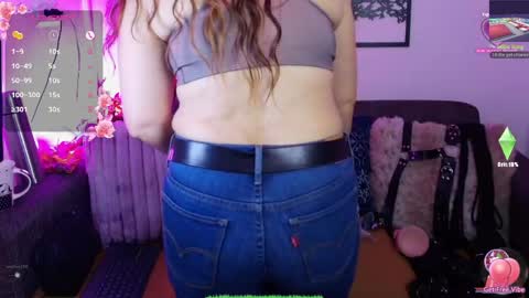 Snapshot of nathaly_stepmom chatting on May 2026 12:35:02 PM Natha online show from May 2026 12:35:02 PM