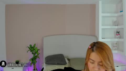 NATHALY  online show from May 2026 10:41:02 AM