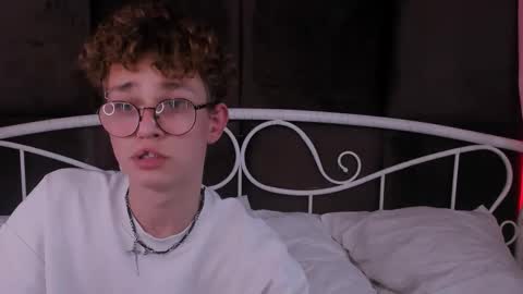 Snapshot of nathan_curl chatting on September 2025 09:38:01 PM Nathan online show from September 2025 09:38:01 PM