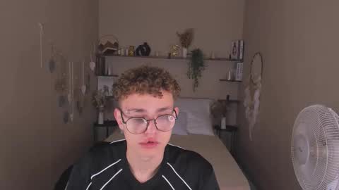 Snapshot of nathan_curl chatting on September 2025 10:09:02 AM Nathan online show from September 2025 10:09:02 AM