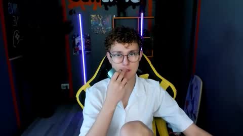 Snapshot of nathan_curl chatting on November 2025 05:39:01 AM Nathan online show from November 2025 05:39:01 AM