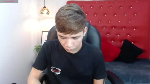 nathanclay online show from May 2026 03:59:02 AM