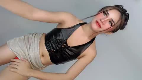 Nathalie smith online show from May 2026 02:11:01 PM