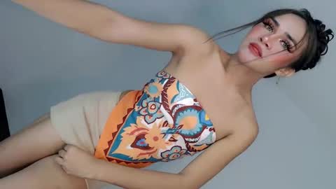 Nathalie smith online show from May 2026 02:22:01 PM