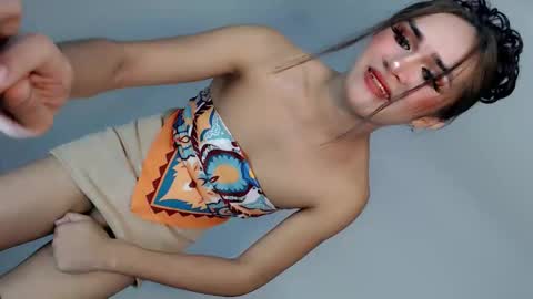 Nathalie smith online show from May 2026 04:52:01 AM