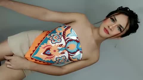 Nathalie smith online show from June 2026 06:06:01 AM