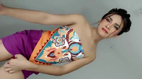 Nathalie smith online show from June 2026 06:47:02 AM