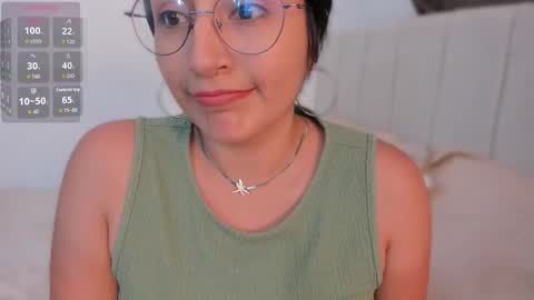 Snapshot of natty_bush chatting on February 2026 07:04:01 PM Nathalie online show from February 2026 07:04:01 PM