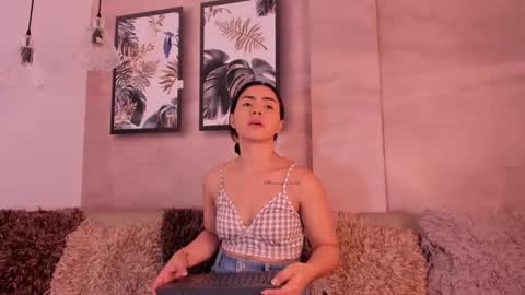 Natty online show from February 2025 08:11:02 PM