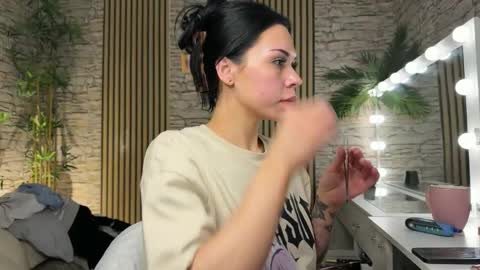 NATTY FIERROS online show from December 2025 08:09:02 AM