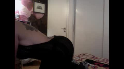 naturalbornsinfull online show from February 2026 03:32:01 AM