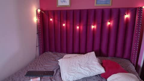 Gwen  online show from January 2025 12:09:01 AM