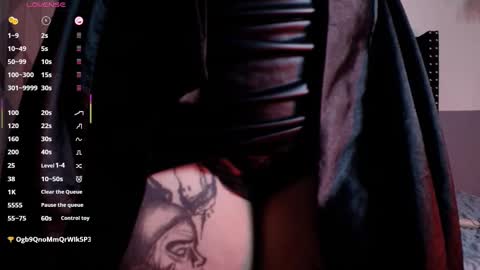 Gwen  online show from February 2025 05:26:02 AM