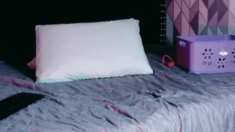 Gwen  online show from October 2025 07:34:01 PM