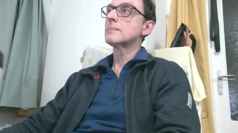 naturista25 online show from December 2025 05:07:02 PM