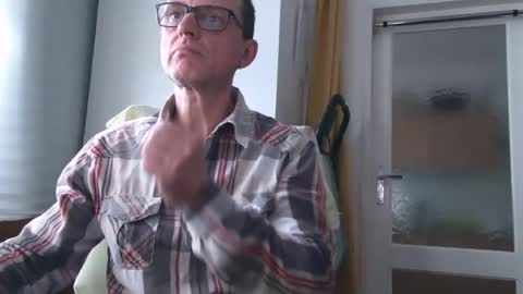 naturista25 online show from June 2026 03:55:02 PM