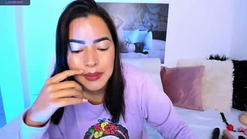 Natalia online show from February 2025 01:28:01 PM