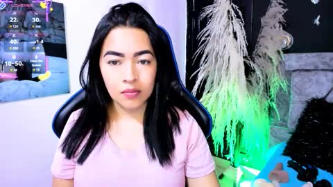 Natalia online show from November 2025 06:54:01 PM