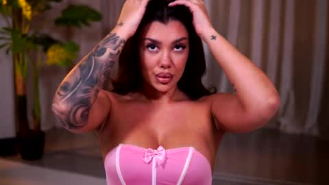 Naty online show from May 2026 07:44:02 PM