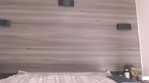 natzuki_ online show from May 2026 06:58:01 PM