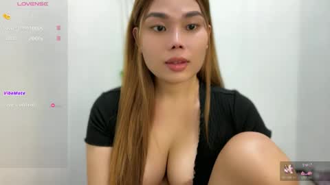 Snapshot of natzumiee_ chatting on February 2026 01:26:02 PM Shuvee Keiko Half Japanese Half Pinay online show from February 2026 01:26:02 PM