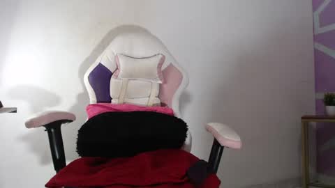 Leina  modelo independiente online show from July 2026 07:53:01 PM