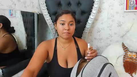 Zoe online show from December 2025 06:49:02 PM