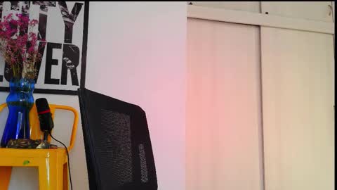 Em  please help me reach 100 thumbs up 3 online show from March 2026 10:25:01 PM