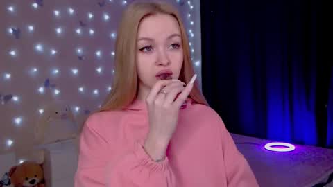 Snapshot of naughty_mablee chatting on February 2026 12:44:01 AM Mable online show from February 2026 12:44:01 AM