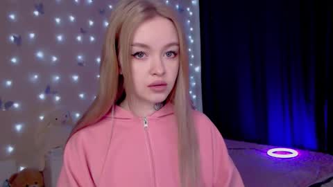 Snapshot of naughty_mablee chatting on March 2026 01:56:02 AM Mable online show from March 2026 01:56:02 AM