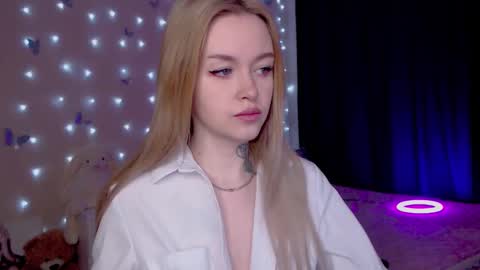 Snapshot of naughty_mablee chatting on March 2026 01:22:01 AM Mable online show from March 2026 01:22:01 AM