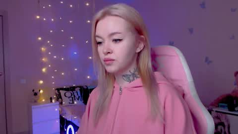 Snapshot of naughty_mablee chatting on April 2026 01:14:01 AM Mable online show from April 2026 01:14:01 AM