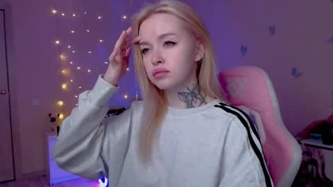 Snapshot of naughty_mablee chatting on April 2026 01:14:02 AM Mable online show from April 2026 01:14:02 AM