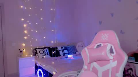 Snapshot of naughty_mablee chatting on April 2026 04:46:01 AM Mable online show from April 2026 04:46:01 AM