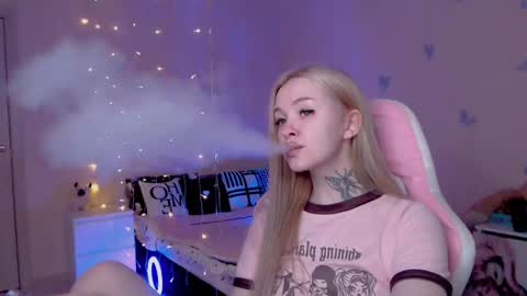 Snapshot of naughty_mablee chatting on April 2026 07:25:02 AM Mable online show from April 2026 07:25:02 AM