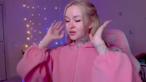 Snapshot of naughty_mablee chatting on April 2026 12:26:02 AM Mable online show from April 2026 12:26:02 AM