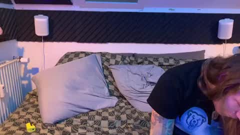 Freyja and Baldur online show from February 2025 01:02:02 AM