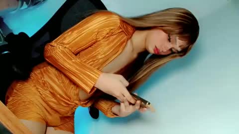 Snapshot of naughtybella_ chatting on January 2025 04:49:01 AM bella online show from January 2025 04:49:01 AM