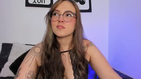 Snapshot of naughtycurvybbx chatting on October 2025 04:31:02 AM LANAindependent model online show from October 2025 04:31:02 AM